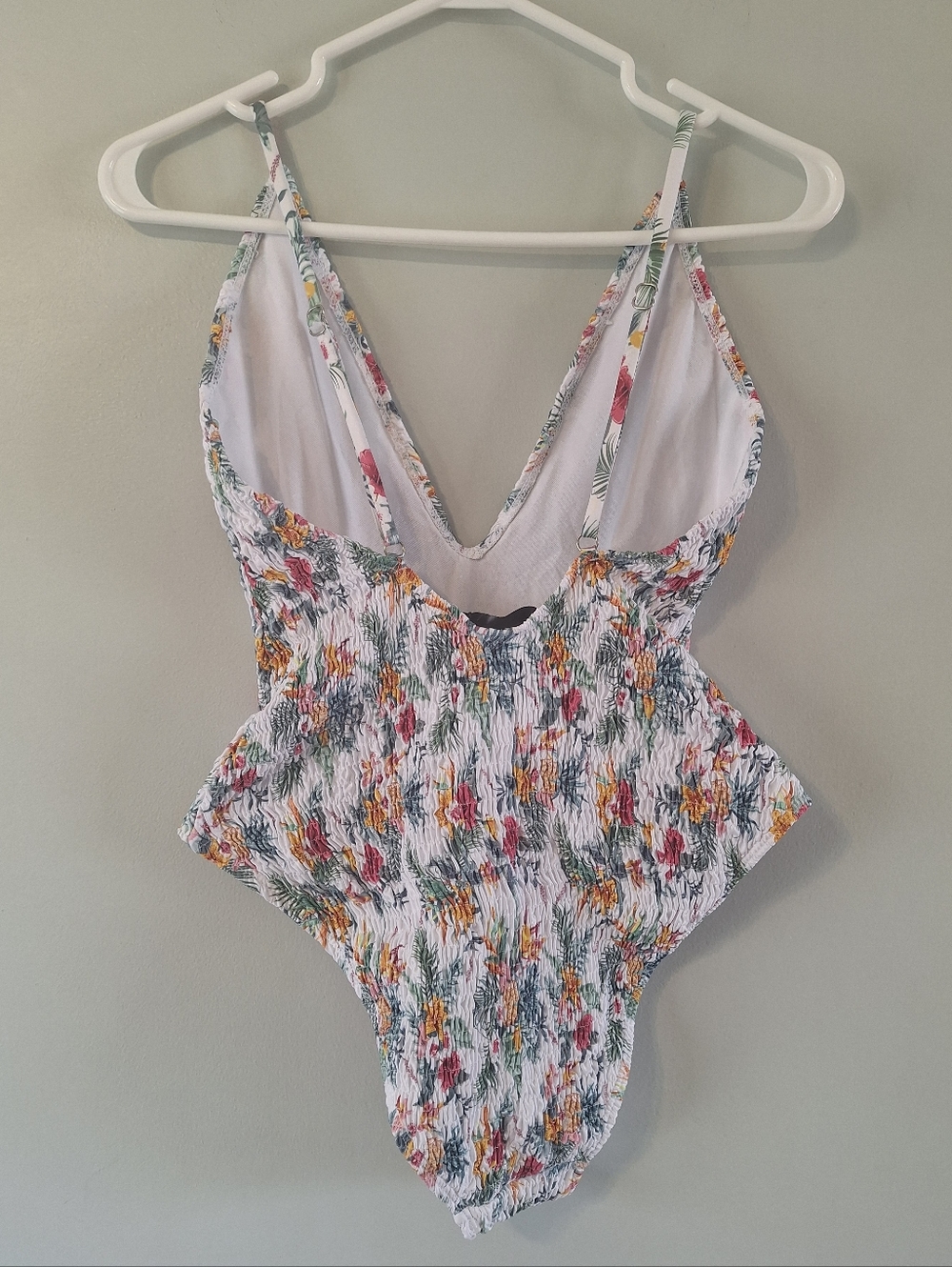 Missguided crinkle swimsuit in floral print - 6 - Picture 9 of 13